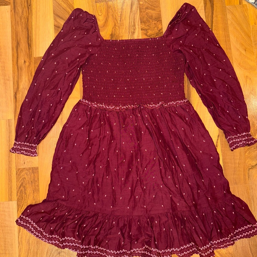 Vineyard vines wine color smocked top lined dress NWOT size small